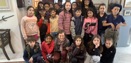 ccjt-projeto-a-escola-vai-ao-museu-sala-de-estar.jpg Crianças do projeto A Escola vai ao Museu visitam a Casa de Cultura
